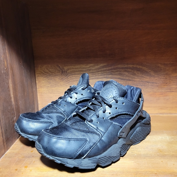 Nike Air Huarache Running Sneaker 7Y - Picture 4 of 9